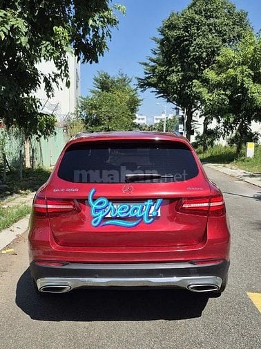 Mercedes GLC 250 4MATIC 2019 - Màu Đỏ Hyacinth Độc Đẹp - ODO 70.000 km