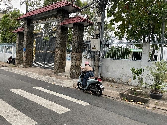 MT Nguyễn Thiệu Lâu, Q. Tân Phú dt92m2 đất đúc thật BTCT 2 lầu 4pn