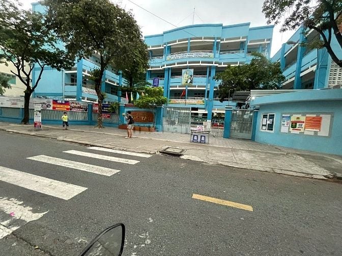 MT Nguyễn Thiệu Lâu, Q. Tân Phú dt92m2 đất đúc thật BTCT 2 lầu 4pn