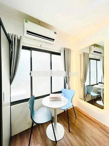 Studio cửa sổ đi bộ qua UEH gần huflit bách khoa Vạn Hạnh Mall
