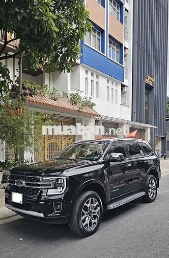 Ford Everest Titanium 2 cầu 2022 Đen 115.000km