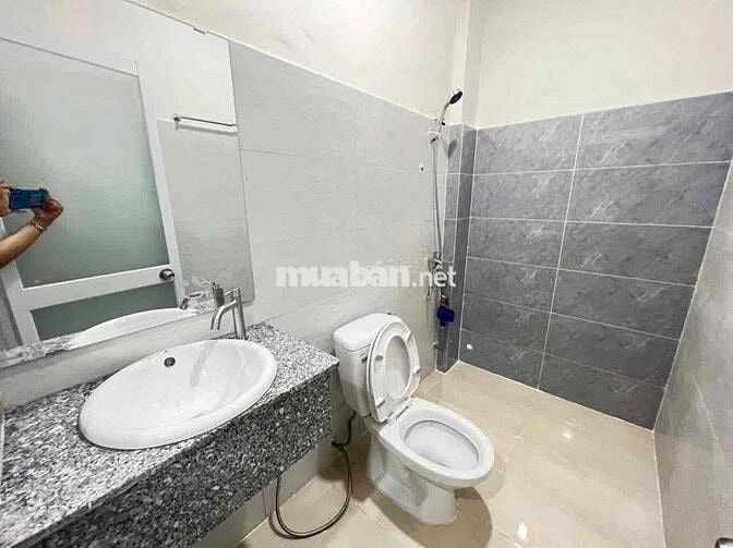 cho thuê nhà Q.1 làm KS hoặc CHDV Nhà tổng 30P + 1 MB Trệt 5 lầu st Di