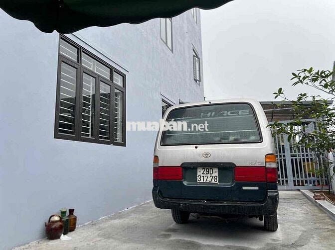 Toyota Hiace 2004 Xám Kim loại