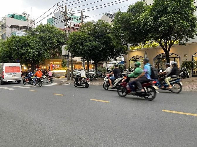 MT Nguyễn Thiệu Lâu, Q. Tân Phú dt92m2 đất đúc thật BTCT 2 lầu 4pn
