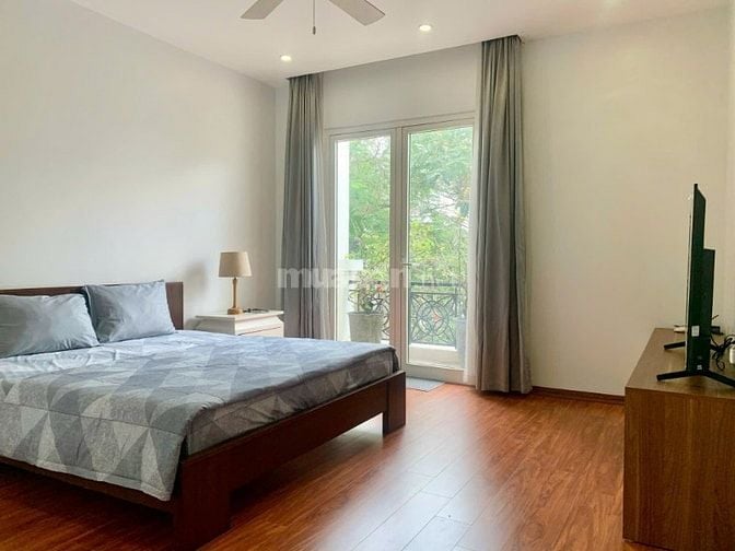 Cho thuê biệt thự đường Hoa Sữa khu Vinhomes Riverside