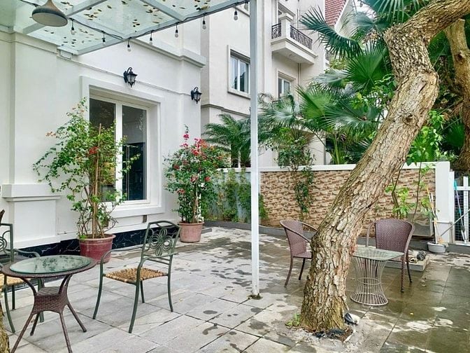 Cho thuê biệt thự đường Hoa Sữa khu Vinhomes Riverside