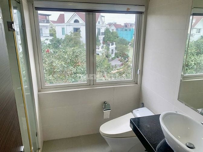 Cho thuê biệt thự đường Hoa Sữa khu Vinhomes Riverside