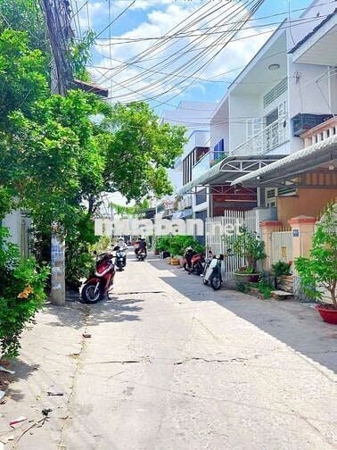 Bán nhà giá rẻ ở trung tâm CMT8