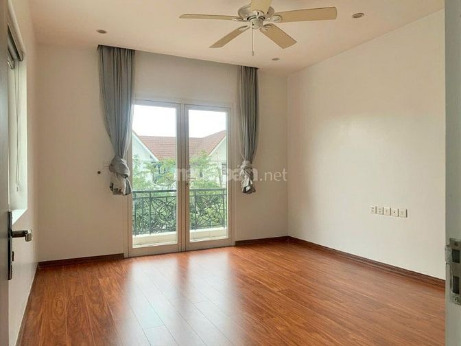 Cho thuê biệt thự đường Hoa Sữa khu Vinhomes Riverside