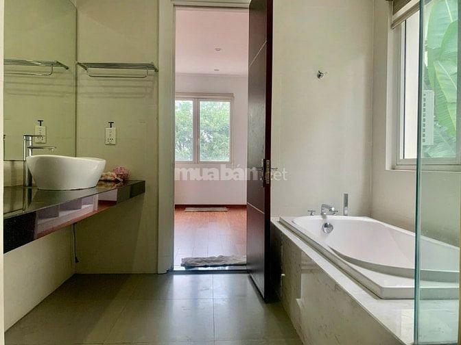 Cho thuê biệt thự đường Hoa Sữa khu Vinhomes Riverside