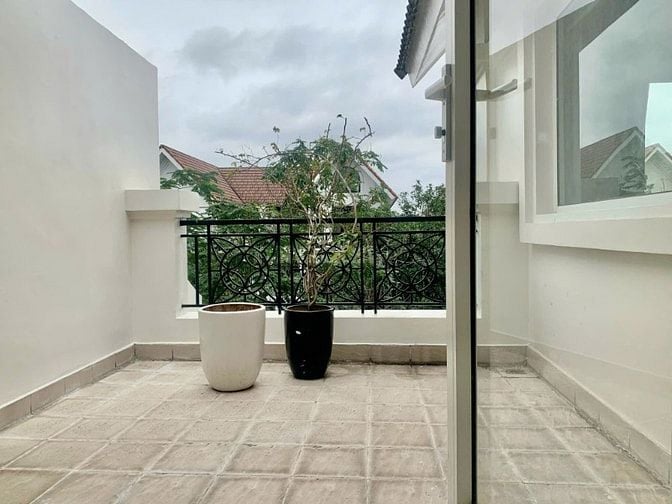 Cho thuê biệt thự đường Hoa Sữa khu Vinhomes Riverside