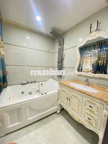 Nhà đẹp hoà xuân , có 3pn , nội thất cao cấp