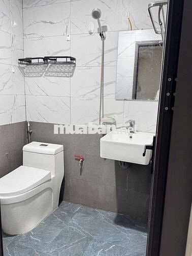 CCMN khép kín 28m2 full đồ nội thất rất thoáng 2 cửa sổ, ban công