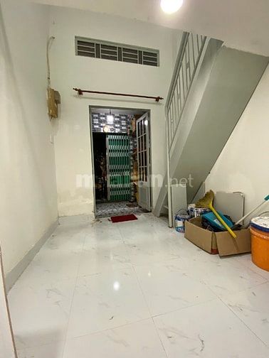 BÁN GẤP NHÀ NHỎ CÒN MỚI, TIỆN GIA ĐÌNH ÍT NGƯỜI - SỔ HỒNG