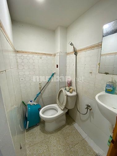 BÁN GẤP NHÀ NHỎ CÒN MỚI, TIỆN GIA ĐÌNH ÍT NGƯỜI - SỔ HỒNG