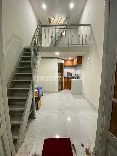 BÁN GẤP NHÀ NHỎ CÒN MỚI, TIỆN GIA ĐÌNH ÍT NGƯỜI - SỔ HỒNG