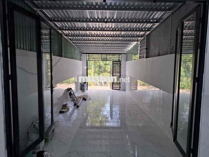 NHÀ TRỐNG SUỐT 4x30 NỀN GẠCH MEN 3PN TL37 PHÙ HỢP Ở, LÀM KHO