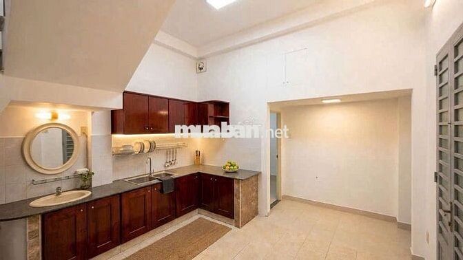 cho thuê nhà hxh Nguyễn Đình Chiểu p4 Q3 -4x11m 4pn