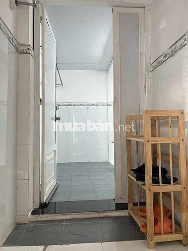 Cho thuê nguyên lầu 2, 2 PN, đẩy đủ nội thất mới, đẹp, sạch, thoáng.