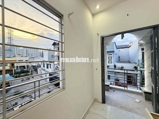 KHAI TRƯƠNG PHÒNG MỚI TOANH BAN CÔNG LỚN GIÁ TỐT ĐƯỜNG HUỲNH TẤN PHÁT