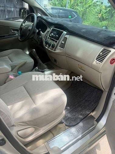 Toyota Innova E MT 2014 Số sàn Bạc