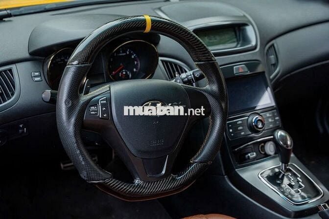 Hyundai Genesis 2.0T 2011 Vàng