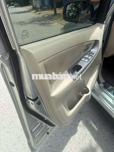 Toyota Innova E MT 2014 Số sàn Bạc