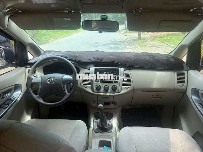 Toyota Innova E MT 2014 Số sàn Bạc