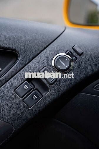 Hyundai Genesis 2.0T 2011 Vàng