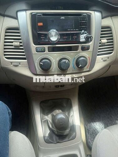 Toyota Innova E MT 2014 Số sàn Bạc