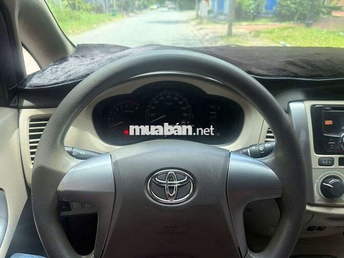 Toyota Innova E MT 2014 Số sàn Bạc