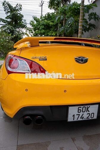Hyundai Genesis 2.0T 2011 Vàng