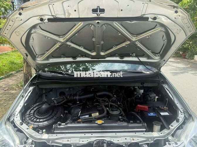 Toyota Innova E MT 2014 Số sàn Bạc