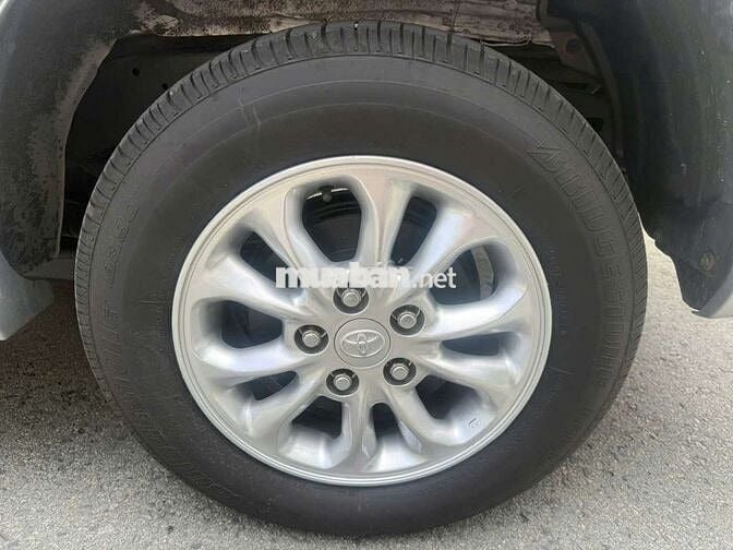 Toyota Innova E MT 2014 Số sàn Bạc