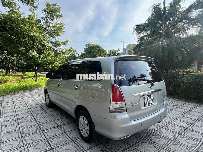 Nhà bán Toyota Innova G 2011 xe nguyên bản