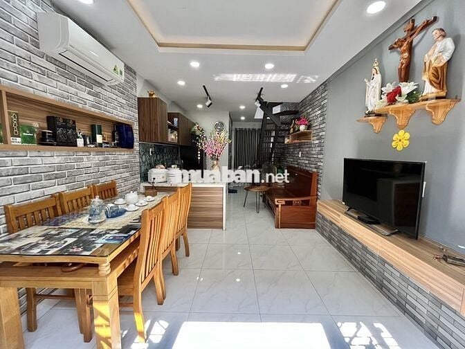 Nhà nguyên căn Dương Quảng Hàm full nội thất, hxm