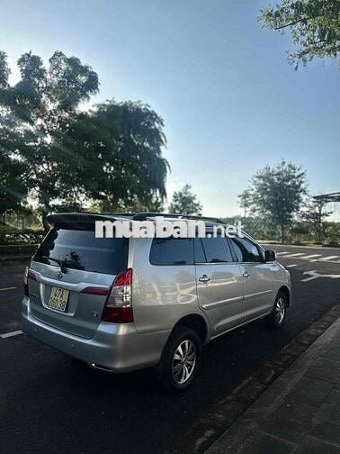 Toyota Innova E 2014 Bạc 7 chỗ
