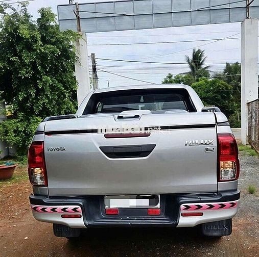 Toyota Hilux AT 2018 Bạc Số tự động