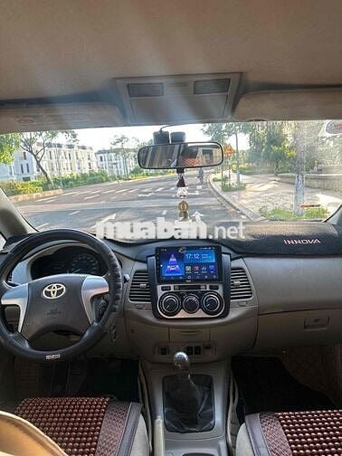 Toyota Innova E 2014 Bạc 7 chỗ