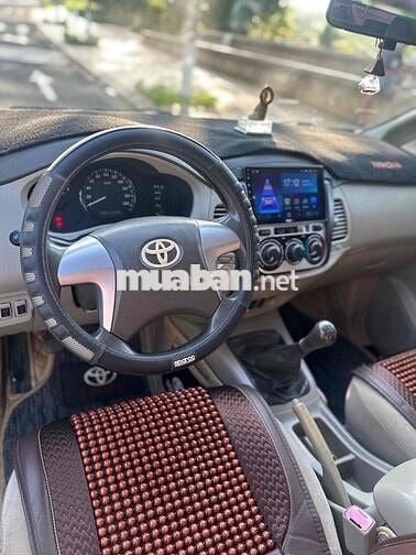 Toyota Innova E 2014 Bạc 7 chỗ