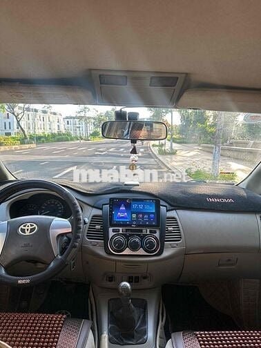 Toyota Innova E 2014 Bạc 7 chỗ