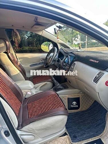 Toyota Innova E 2014 Bạc 7 chỗ