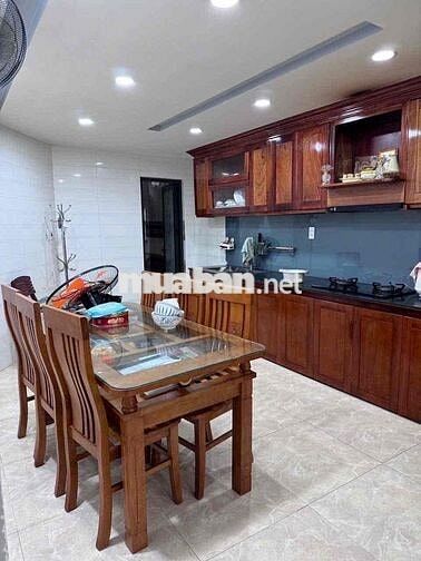Cho thuê nhà 3 tầng kiệt Nguyễn Hoàng, 3PN, full nội thất, kiệt 3.5m