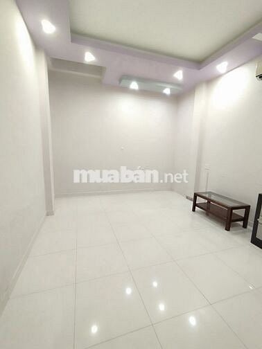 Phòng 30m2 máy lạnh, toilet riêng 2,5TR, gần ĐH Công Thương, Pandora