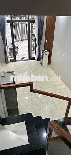 Cho thuê nhà 3 tầng kiệt Nguyễn Hoàng, 3PN, full nội thất, kiệt 3.5m