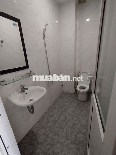 Phòng 30m2 máy lạnh, toilet riêng 2,5TR, gần ĐH Công Thương, Pandora