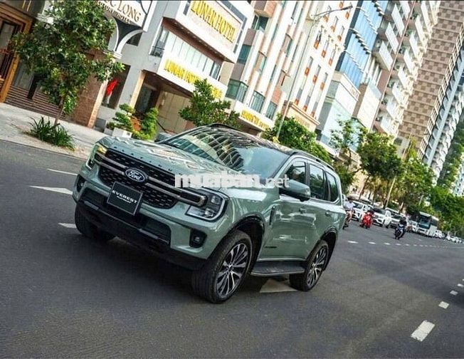 Ford Everest Platinum+ 2.3L 4x4 AT 2026 - 1 Tỷ 609