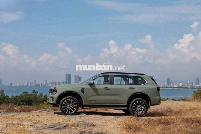 Ford Everest Platinum+ 2.3L 4x4 AT 2026 - 1 Tỷ 609