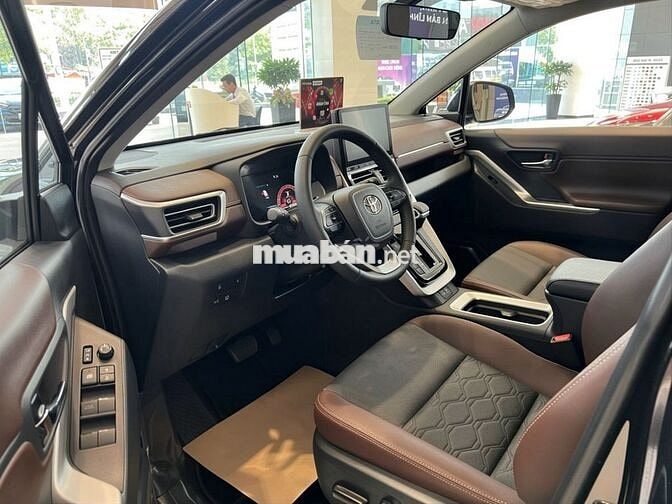 Toyota Innova Cross 2.0 CVT 2025 - 800 Triệu