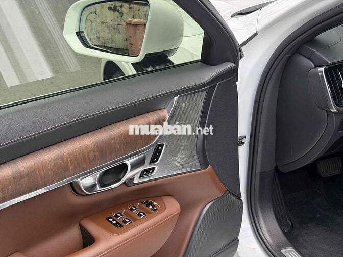 Volvo S90 Ultimate 2023 đk T8/2024